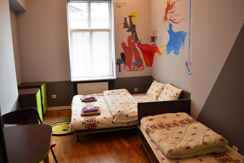 Wanted Hostel Lviv Exterior photo